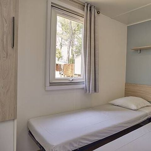 Stacaravan 4 personen - Mobile-home | Comfort | 2 slaapkamers | 4 pers | Verhoogd terras | 1 badkamer | Airconditioning | TV