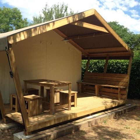 Bungalowzelt 5 Personen - Freeflower Confort 29m2 inkl. 8m² Terrasse (2 Zimmer - ohne eigene Sanitäranlagen) + TV 5 pers.