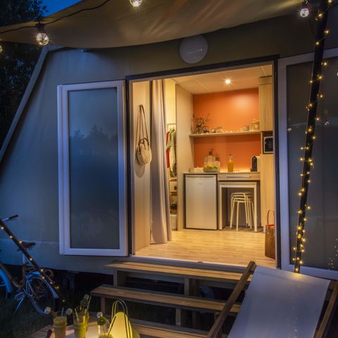 TENT 4 people - Coco-sweet 16m² (2 bedrooms) - without sanitary facilities terrace with awning + TV 4 pers