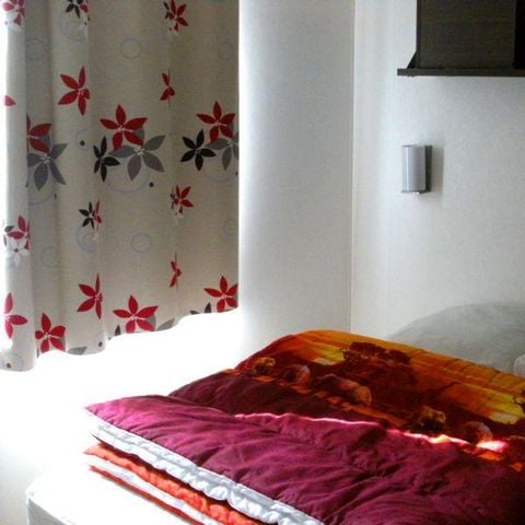 Stacaravan 4 personen - Stacaravan Standard 24-27m² (2 kamers) + overdekt terras + airconditioning + TV 4 pers