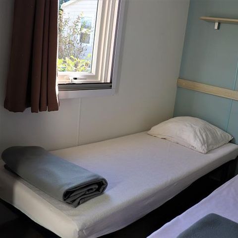 Mobilheim 4 Personen - Mobile Home Komfort 29 m2 (2 Zimmer) + Klimaanlage + überdachte Terrasse + TV 4 Pers.