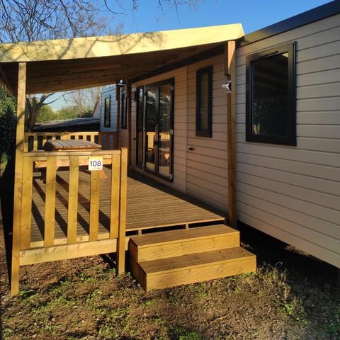 Mobilheim 8 Personen - Standcaravan Premium 40m² - (4 Betten) - 2 Bäder- 2 WC + Klimaanlage+ LV + überdachte Terrasse + Bettwäsche 8 pers.