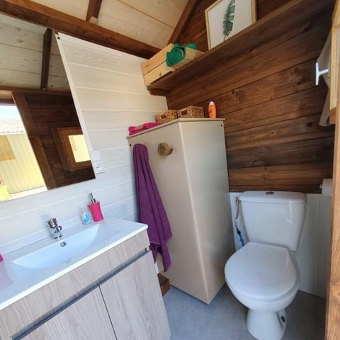 STAANPLAATS - Freecamp pakket (1 tent, caravan of camper / 1 auto / 8A elektriciteit met keuken en individueel sanitair) 2/6 pers