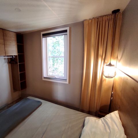 Stacaravan 4 personen - Stacaravan Premium 30m² (2ch) + overdekt terras + Airconditioning + TV + LV + linnengoed 4 pers