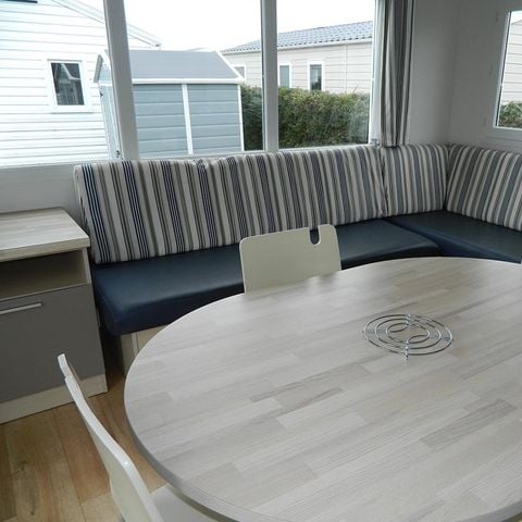 Mobilheim 6 Personen - Mobilheim „Standard“ 32 m² (2 Schlafzimmer) + Terrasse für 4–6 Personen