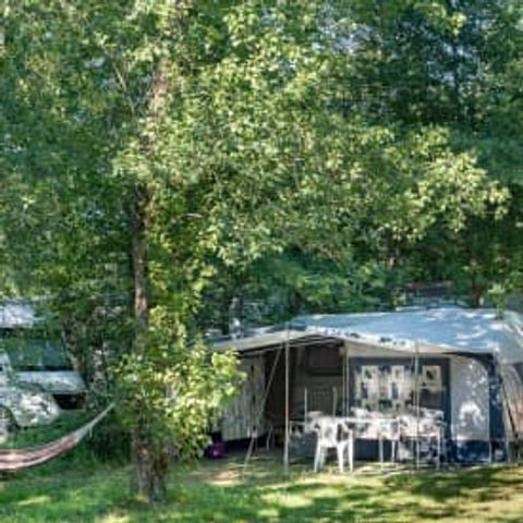 STAANPLAATS - Locatie ***