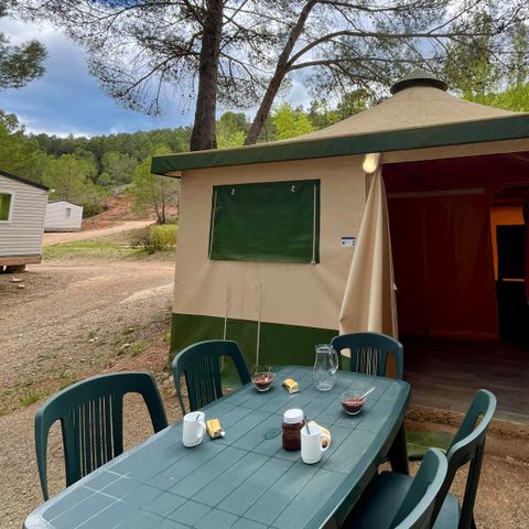 Glampingtent 5 personen - Bungalow Toilé Standaard 20m² 2 kamers - individueel buitensanitair + Voortent - zonder airco 1/5 pers