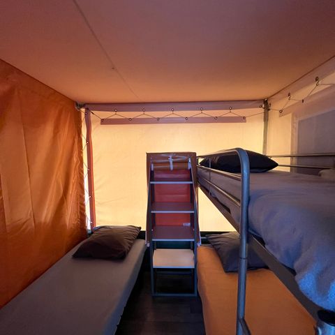 BUNGALOW IN TELA 5 persone - Bungalow Toilé Standard 20m² 2 camere - servizi igienici esterni individuali + Tenda da sole - senza aria condizionata 1/5 pers.