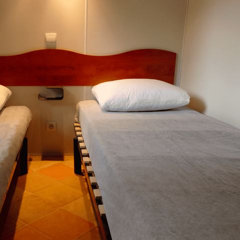 BUNGALOW 6 personnes - Mobil-home Standard 29m² 2 chambres - sans clim 1/6 pers