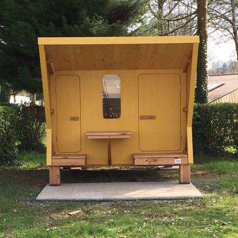 UNUSUAL ACCOMMODATION 2 people - Hikers' hut 4m2 +couette and pillows provided (no sanitary facilities)