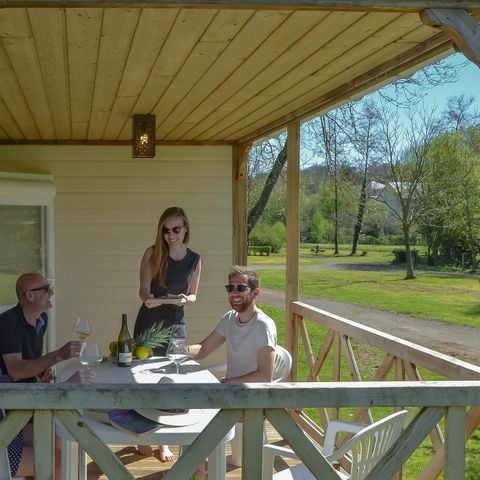 CHALET 4 personnes - Chalet confort 30 m² (2 ch-4 pers) + TV + terrasse couverte