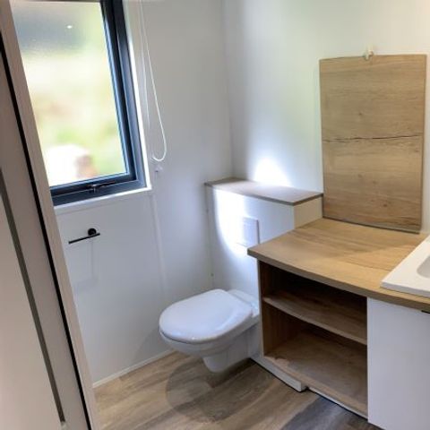 MOBILHOME 6 personnes - exclusif, climatisé, wifi, 3 chambres, 2 salles de bain, 6 personnes.