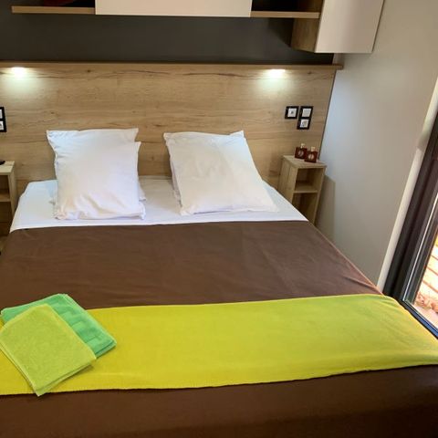 MOBILHOME 6 personnes - exclusif, climatisé, wifi, 3 chambres, 2 salles de bain, 6 personnes.