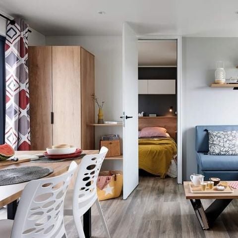 MOBILE HOME 6 people - Premium mobile home, 3 bedrooms, 2 bathrooms, sleeps 6 in a western village