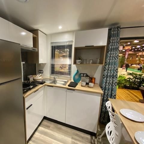 Mobilhome 4 personnes - Premium - 2 chambres - 2 salles - D'eau - Climatisation - Wifi - Village western