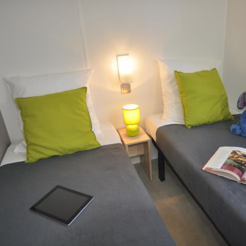 Mobile home 4 persons - Chalet confort trappeur 2 bedrooms, with wooden mini-chalet 2/Pers