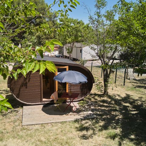 AUßERGEWÖHNLICHE UNTERKUNFT 2 Personen - Hobbit Fass - 1 Zimmer