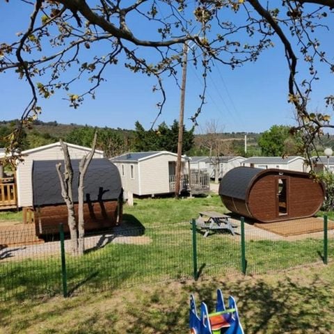 AUßERGEWÖHNLICHE UNTERKUNFT 2 Personen - Hobbit Fass - 1 Zimmer