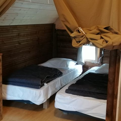 Bungalow 4 personen - Leinwand und Holz Nr. 7 Eichhörnchen 29 m² Halbkomfort