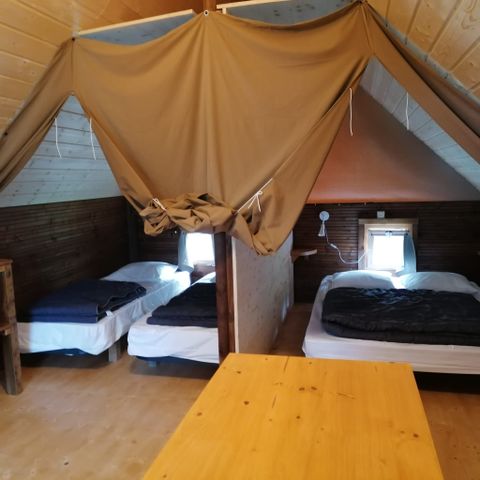 Bungalow 4 personen - Leinwand und Holz Nr. 7 Eichhörnchen 29 m² Halbkomfort