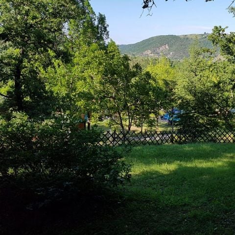 EMPLACEMENT - Emplacement de camping (Tente + voiture ou Caravane ou Camping Car)