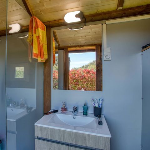 Kampeerplaats - Premium Freecamp Guinguette pakket - kampeerplaats met eigen douche en toilet.