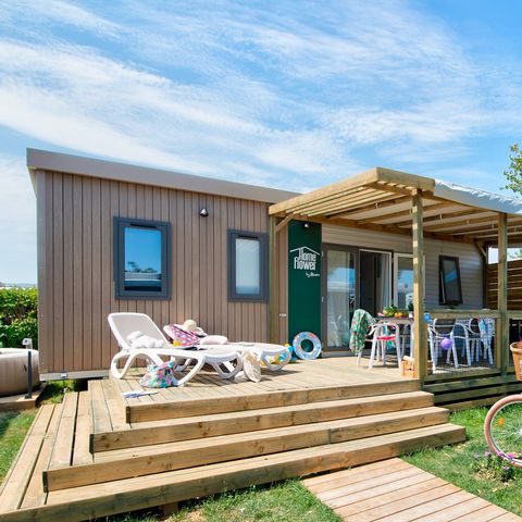 Stacaravan 4 personen - HomeFlower Premium 29 m² - 2 slaapkamers - Halfoverdekt terras - Vaatwasser - Tv - Bedlinnenpakket - Airconditioning