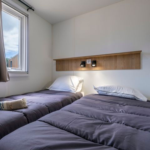 MOBILHOME 6 personas - NUEVO// HomeFlower Premium 35m²- 3 habitaciones + Terraza semicubierta + BT + TV + Ropa de cama + Aire acondicionado -