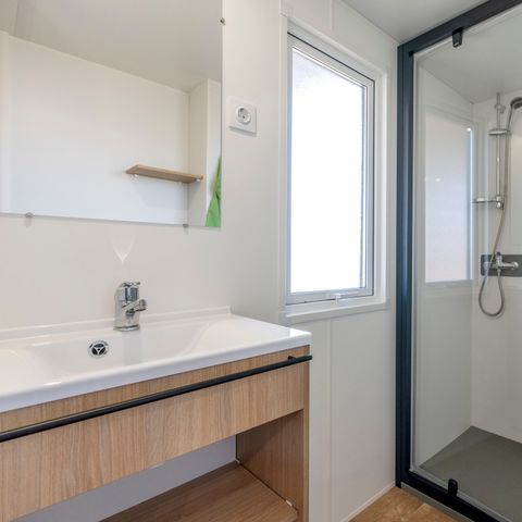 MOBILHOME 6 personas - NUEVO// HomeFlower Premium 35m²- 3 habitaciones + Terraza semicubierta + BT + TV + Ropa de cama + Aire acondicionado -