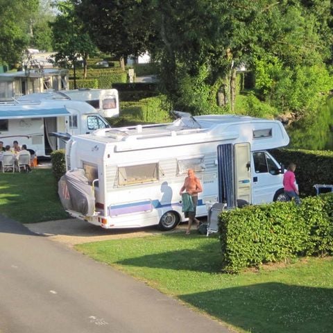 PLOT - Pitch package (1 vehicle / with electricity) 1/6 pers