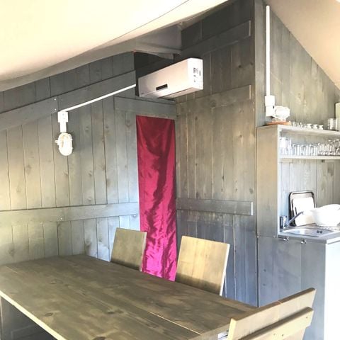TENTE TOILE ET BOIS 5 personnes - Valkanela - Tente safari + sanitaires + climatisation (5P)