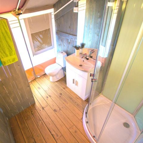 TENTE TOILE ET BOIS 5 personnes - Valkanela - Tente safari + sanitaires + climatisation (5P)