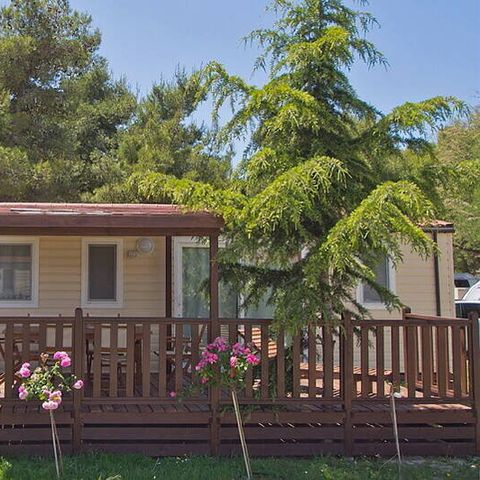 Stacaravan 6 personen - Comfort | 3 slaapkamers | 6 pers | Verhoogd terras | Airconditioning | TV