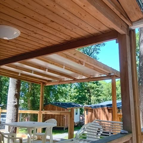 Mobilheim 4 Personen - Standard Holz 24m² 2 Zimmer + halbüberdachte Terrasse 18m² + TV