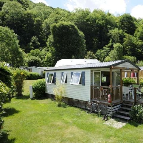 Stacaravan 4 personen - Stacaravan Confort EVASION 24 m² - 2 slaapkamers - halfoverdekt terras van 12 m² + roestvrijstalen barbecue, geschikt voor 4 personen