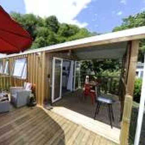 Stacaravan 2 personen - Comfort-stacaravan 23 m² - 1 slaapkamer - halfoverdekt terras van 18 m² + barbecue + Bedlinnenpakket voor 2 personen