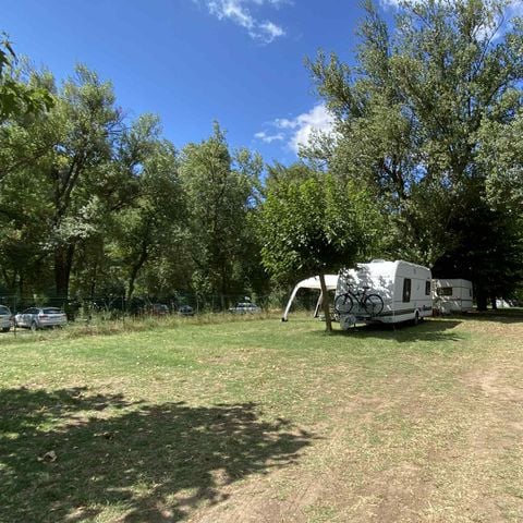 EMPLACEMENT - Emplacement Confort (1 tente, caravane ou camping-car / 1 voiture + électricité)