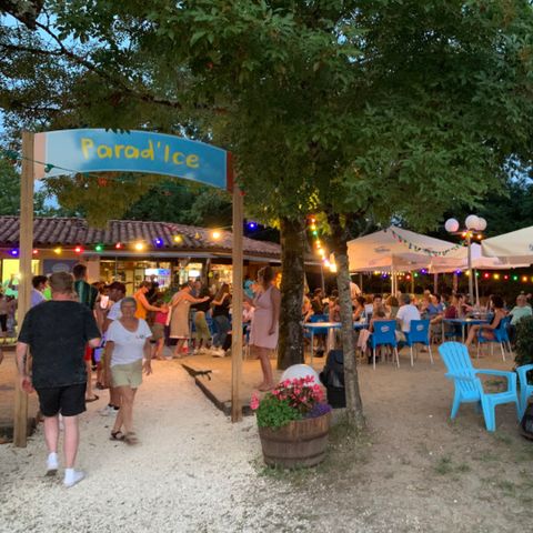 Camping Paradis Aubeterre sur Dronne Camping Paradis Aubeterre sur Dronne - Camping Charente - Image N°14