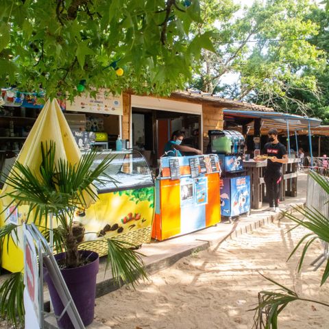Camping Paradis Aubeterre sur Dronne Camping Paradis Aubeterre sur Dronne - Camping Charente - Image N°8