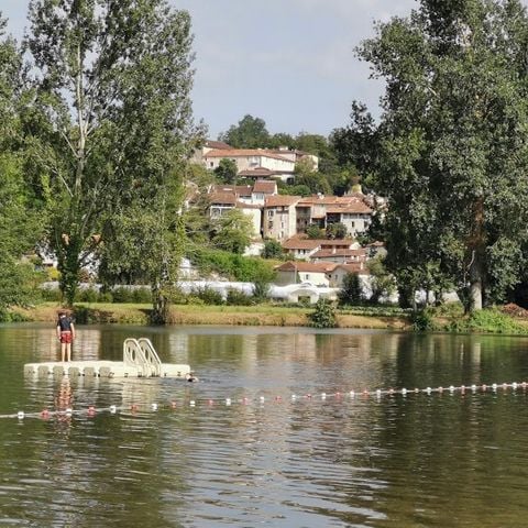 Camping Paradis Aubeterre sur Dronne Camping Paradis Aubeterre sur Dronne - Camping Charente - Image N°7