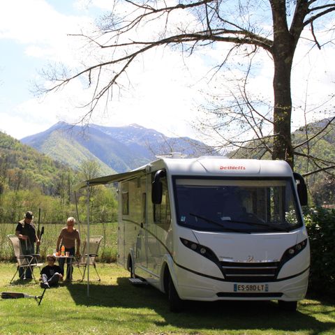 Kampeerplaats - Camper met elektriciteit