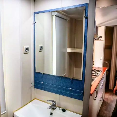 Stacaravan 5 personen - Stacaravan 3 kamers 5 personen (4 volwassenen en 1 kind -16 jaar) Airconditioning + TV