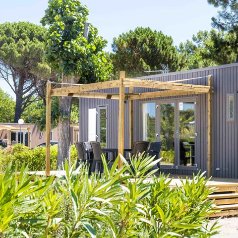 BUNGALOW 4 personnes - VIP - 2 chambres - CLIM - TV - PLANCHA - LV