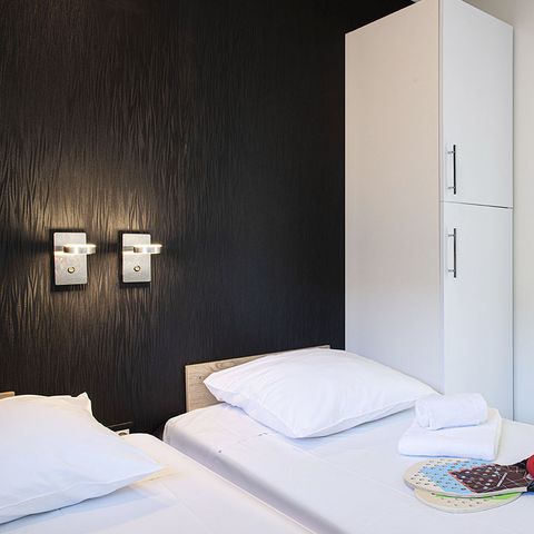 Chalet 4 persons - de Luxe 3 Rooms 4 People Air-conditioned + TV