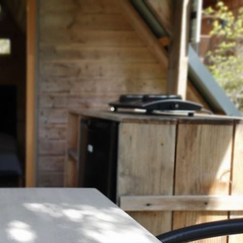 Insolite 2 personnes - Cabane 9m² (1 chambre) Terrasse Couverte - sans sanitaires