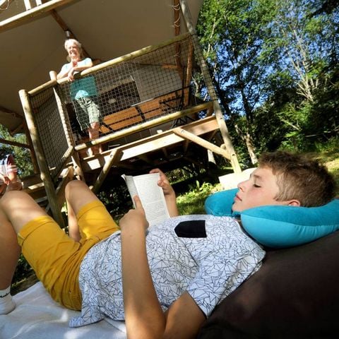 PARCELA - Paquete confort (parcela+80m² / 1 coche / electricidad 10A)