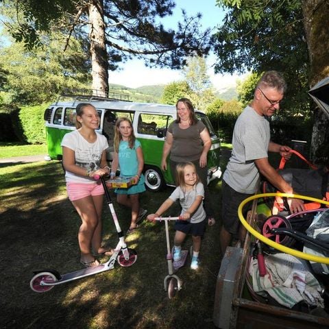 Stellplatz - Pauschale Confort (Stellplatz+80m² / 1 Auto / Strom 10A)