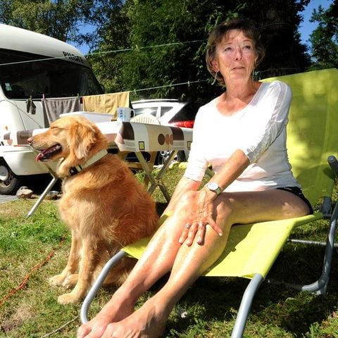 STAANPLAATS - Comfort PLUS pakket (standplaats +120m² /1 auto /elektriciteit 10A)