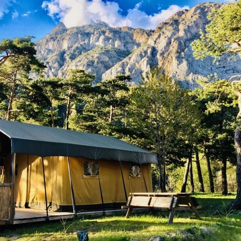 Tente 4 personnes - VILLA TENT (sans sanitaires)