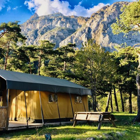 Zelt 4 Personen - VILLA TENT (ohne Sanitäranlagen)